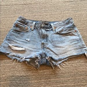 Levi’s High Waist Denim Shorts sz 27